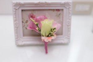 IMG_5478-300x200 - 新秘Yuki, 新娘秘書, 台北新秘, 高雄新秘, 新秘彩妝造型, 白色夢幻新秘Yuki, 婚禮婚紗造型, 自助婚紗造型, 婚紗造型, 新娘彩妝造型, 婚禮彩妝造型, 婚紗造型, 自然風格造型, 花草風新秘造型, 花藝設計, 新娘捧花, 新娘飾品, 婚紗飾品, 婚紗捧花