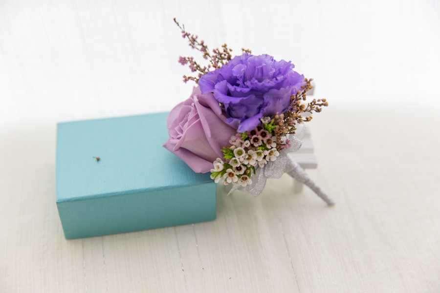 鮮花新秘│鮮花飾品│新郎胸花│紫色胸花